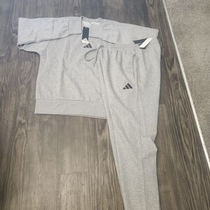 BWT Adidas Originals Men's  Gray/Black SweatSuit (Crewneck & Jogger) Sz XXL/M